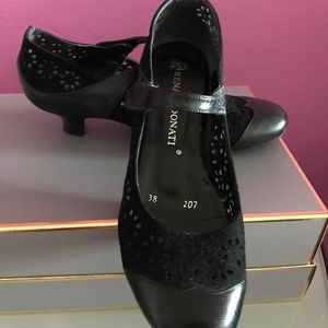 Renata Donati Black suede/leather low heels